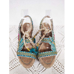 MARIETTAS PAVO REAL SANDALS